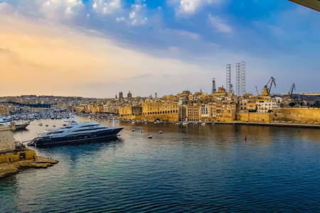 How to immigrate from the Middle East to Malta